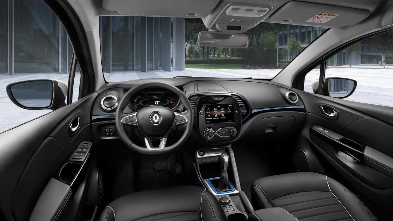 /img/cars/1637052954-interior_renault_Kaptur_New_4.jpg