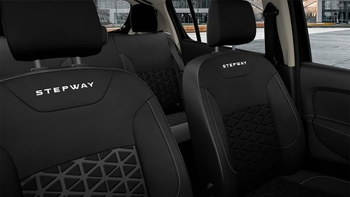 /img/cars/1637053051-interior_renault_Sandero_Stepway_2.jpg